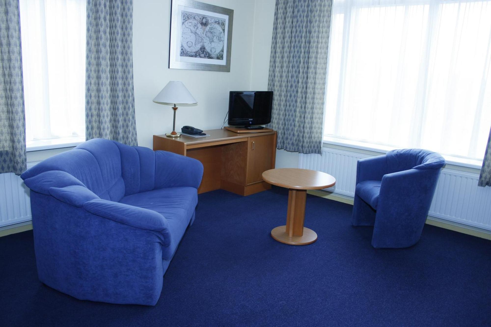 Hotel & Appartementen Royal 萨斯范亨特 外观 照片