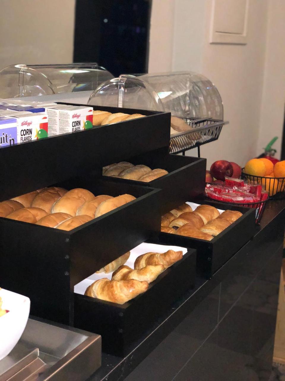 Hotel & Appartementen Royal 萨斯范亨特 外观 照片