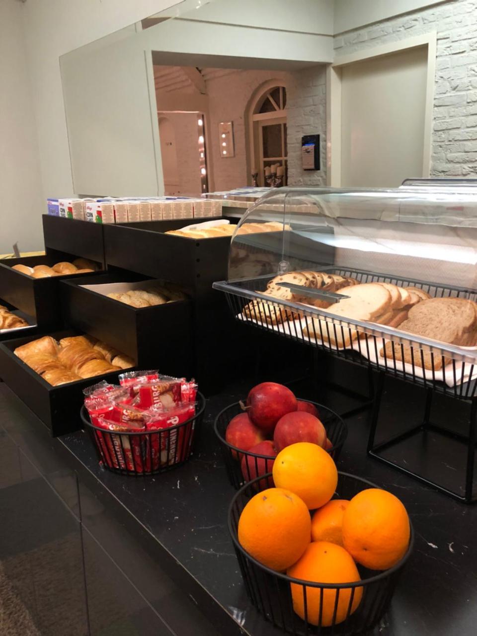 Hotel & Appartementen Royal 萨斯范亨特 外观 照片