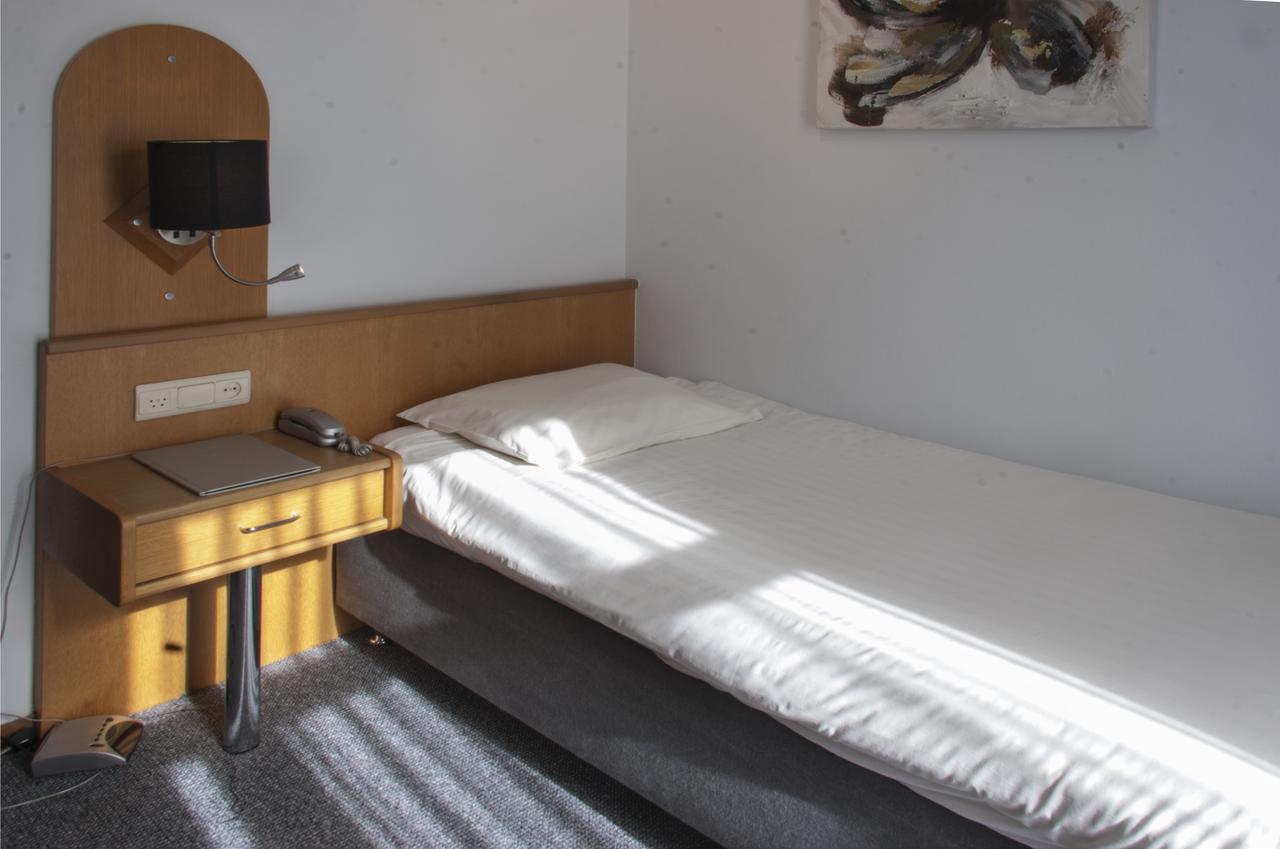 Hotel & Appartementen Royal 萨斯范亨特 外观 照片