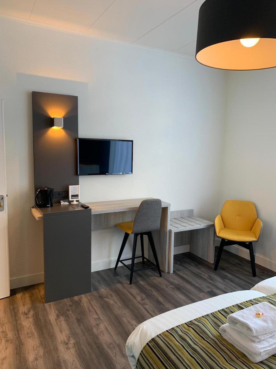 Hotel & Appartementen Royal 萨斯范亨特 外观 照片